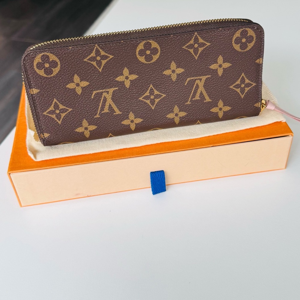 LOUIS VUITTON Clemence Wallet